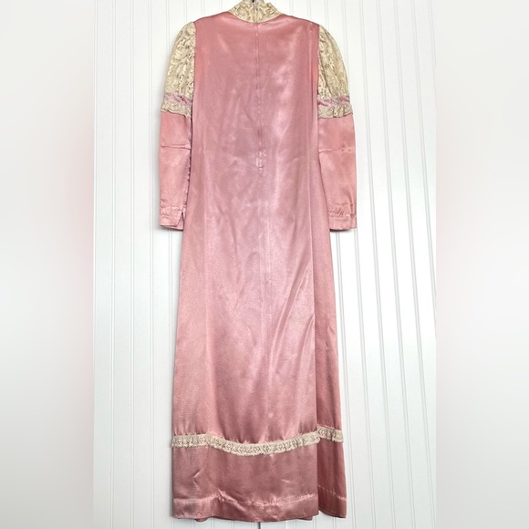 Vintage 70s Pink Satin Prairie Dress Crochet Lace Ruffle Flower Ribbon High Neck - Picture 5 of 14